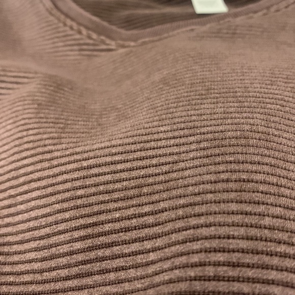 aerie brown cropped tee!š¤ - Picture 2 of 4